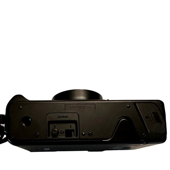 Nikon L35AF Pikaichi 35mm Point and Shoot Film Camera with Strap and Case - Picture 5 of 8